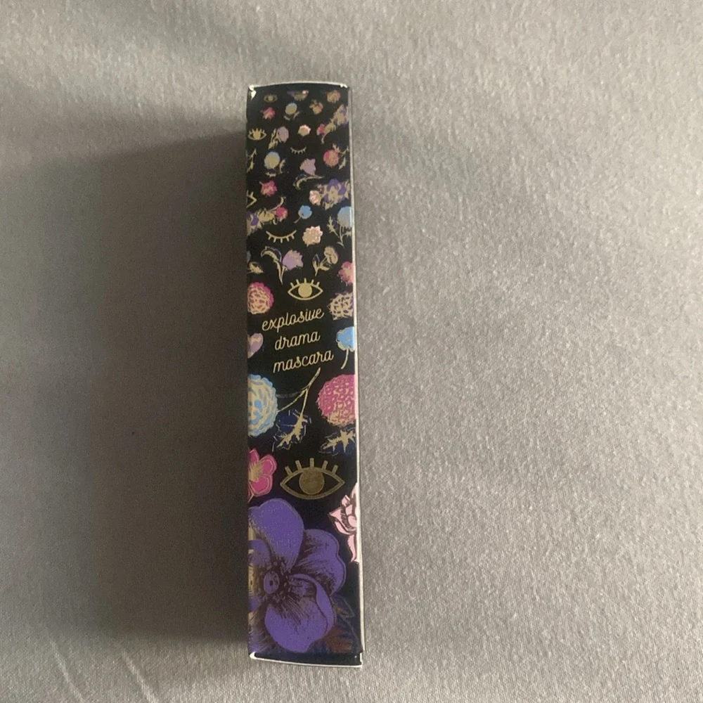 Winky Lux ExtravaLash Mascara